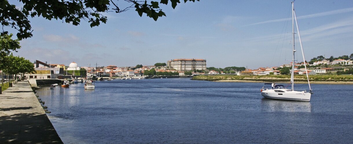 48515_amvc_panoramica_mosteiro_1_1920_1080_1_1220_500